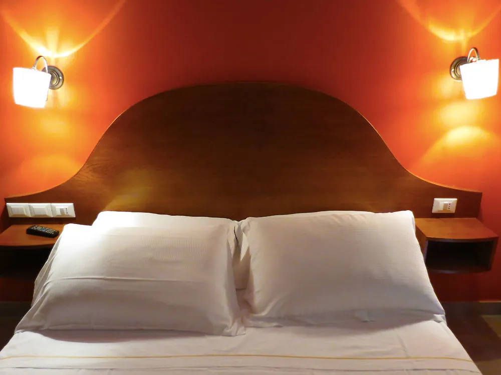 *** Hotel New Paradise Rome Italy